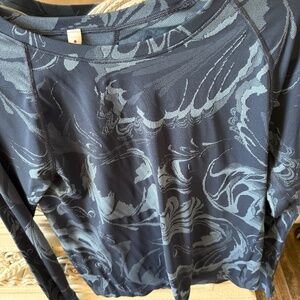 Athleta Long Sleeve Workout Top Size Large